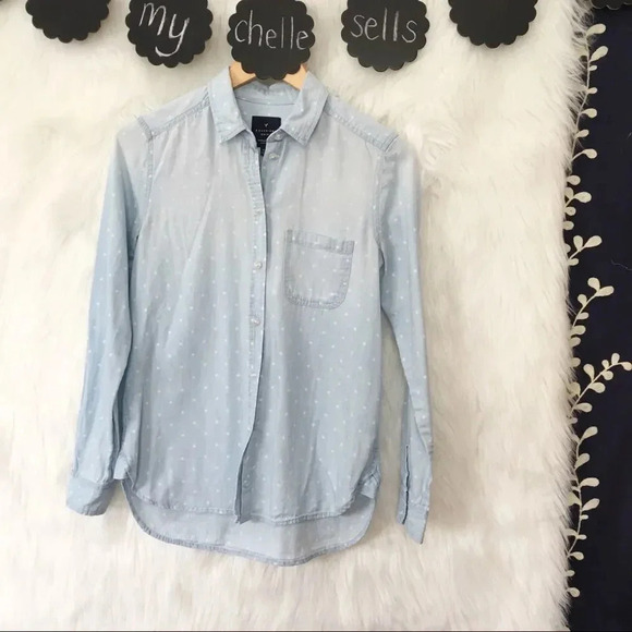 American Eagle Outfitters Tops - AMERICAN EAGLE Boyfriend Shirt Ombré Polka Dot Chambray Button Down